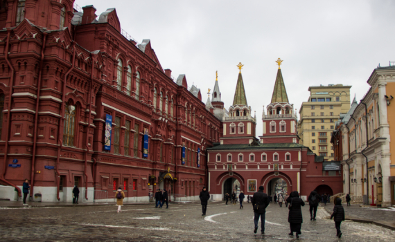 Изменения в российском законодательстве усугубят миграционный кризис, считает эксперт