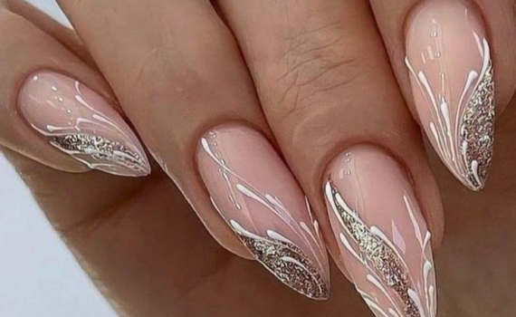 Маникюрные хиты сезона: эти дизайны выглядят дорого и элегантно — цветочная симфония на ногтях