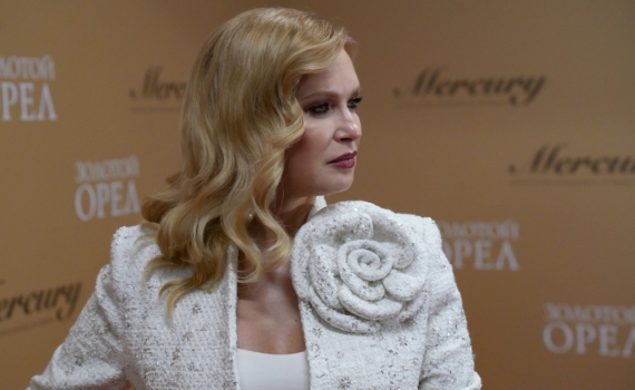 Зима без нюда: 5 оттенков помады, которые заменят скучный беж – советы визажистов