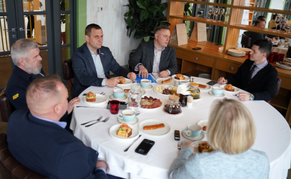 Представители партий обсудили контроль предстоящих выборов в Туле Представители партий обсудили контроль предстоящих выборов в Туле